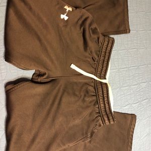 Men’s medium underamour sweats